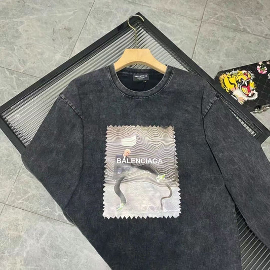 CLASSIC EMBROIDERED SWEATSHIRT